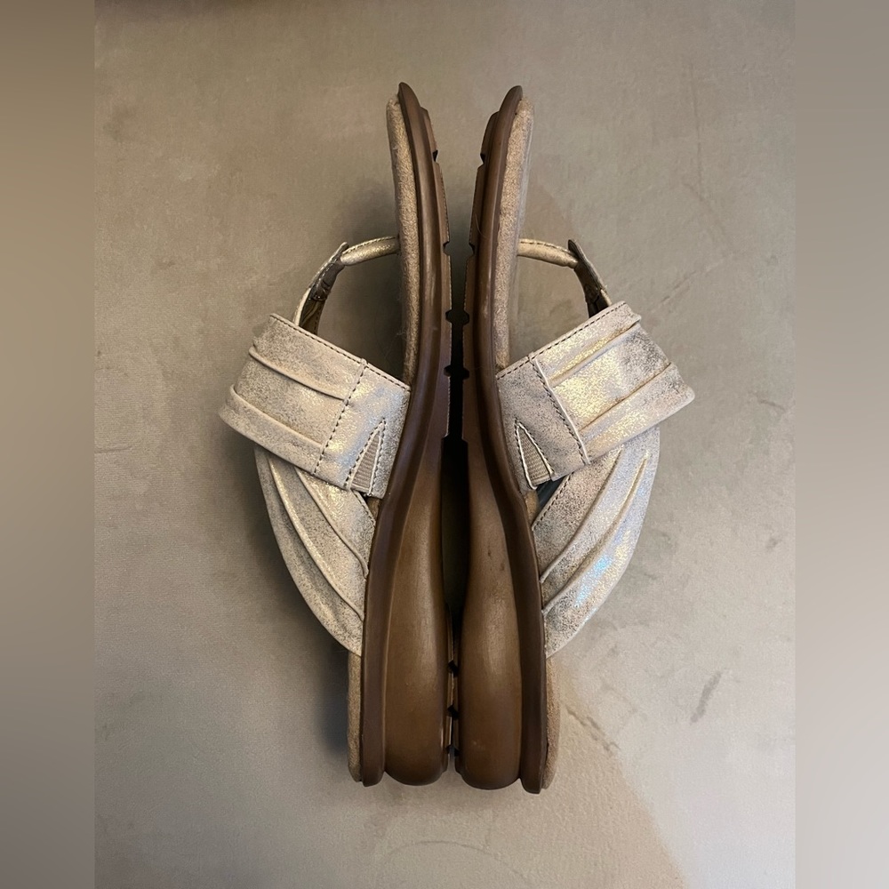 NEW! Naturalizer sandals - Picture 5 of 8